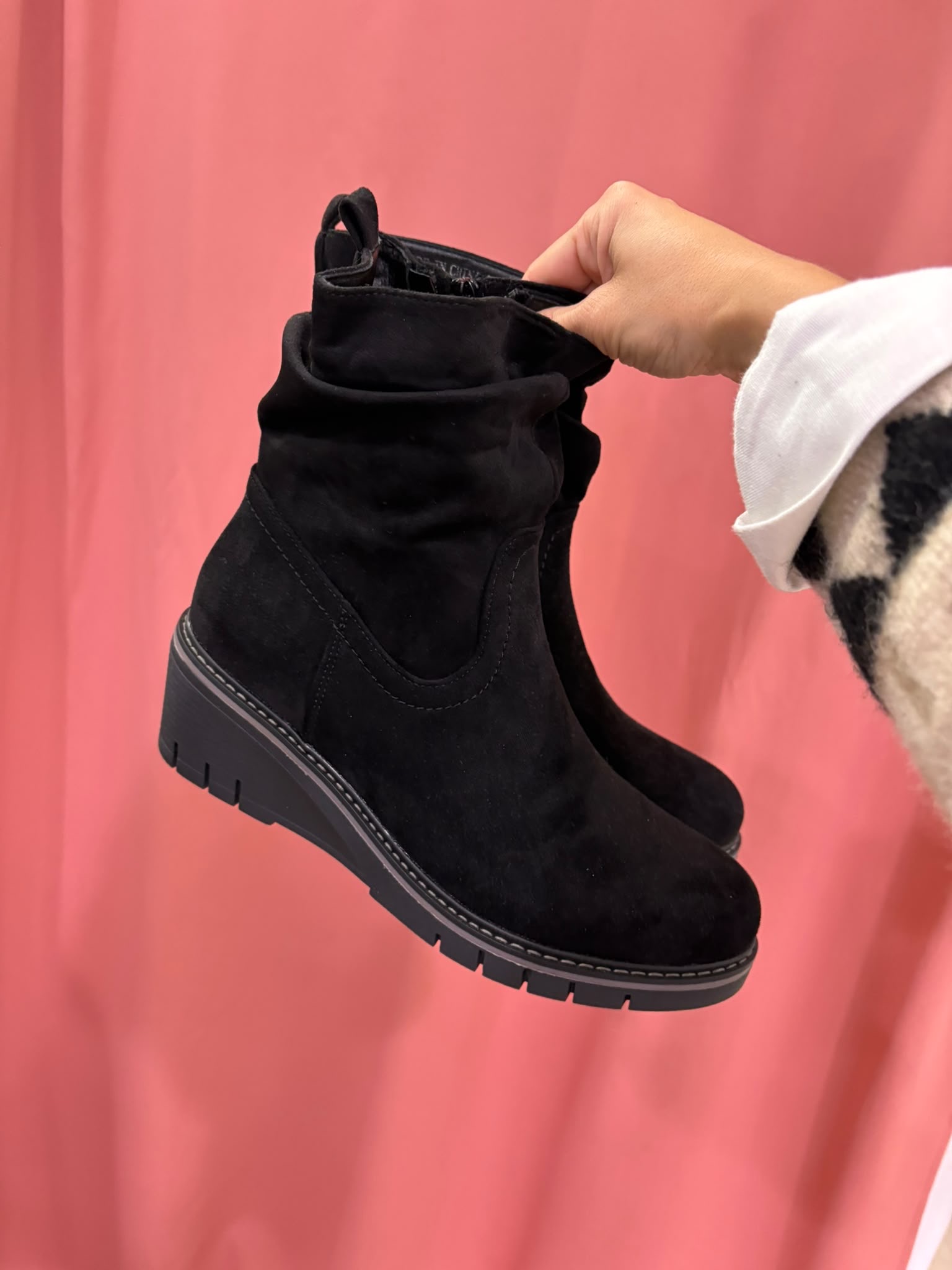 Stivaletto zeppa nero